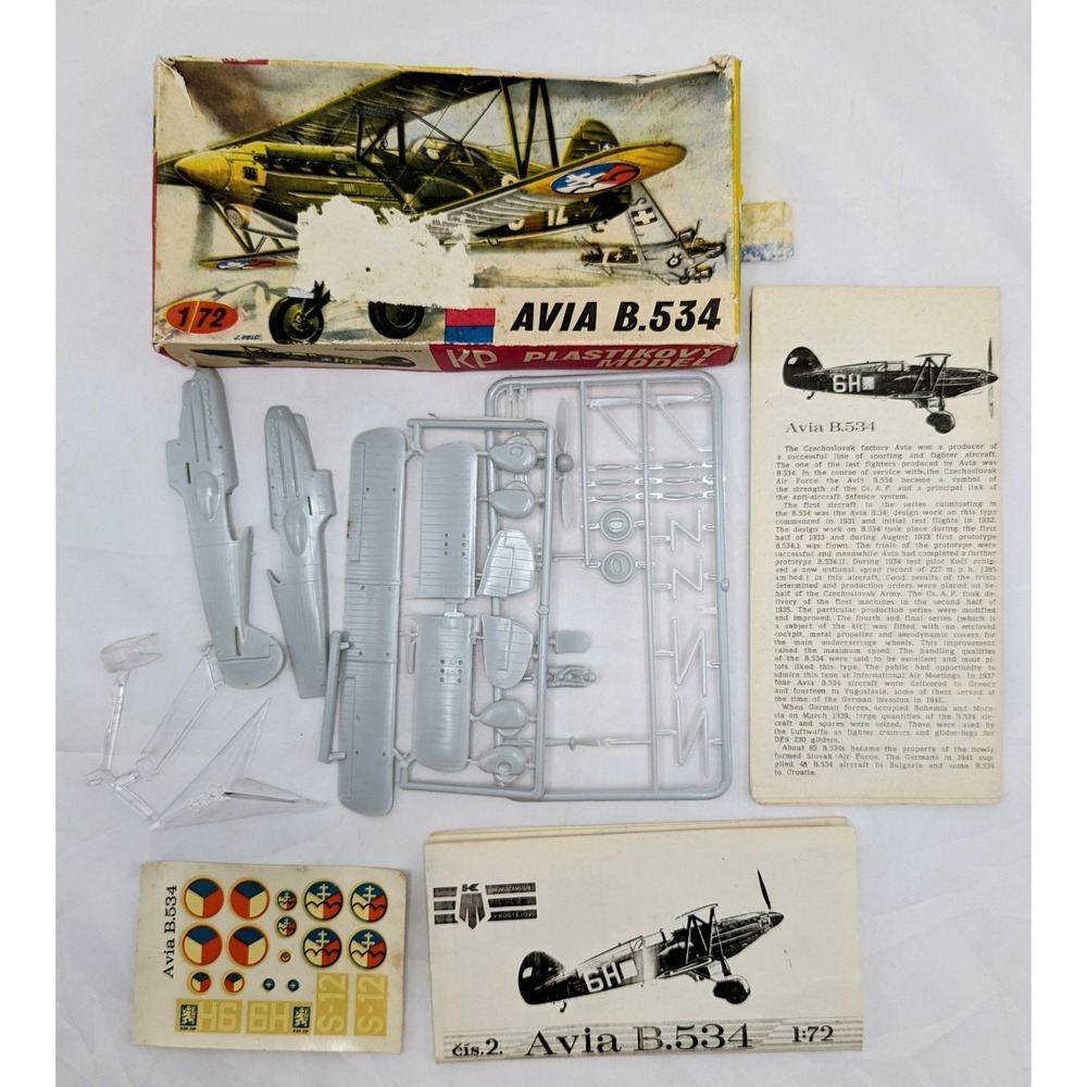 Vintage KP Plastikovy Avia B 534 1-72 Model Kit